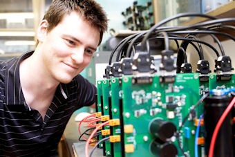 Sales Engineer Job : Recruiting Electronics Engineers
